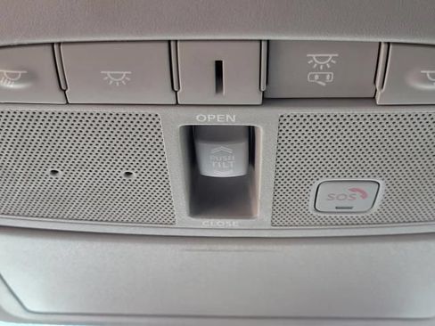 Used 2022 Nissan Maxima Platinum FWD image 32