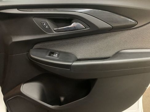 Used 2021 Chevrolet TrailBlazer LT w/ Convenience Package image 19