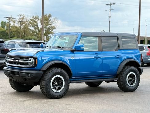 Used 2023 Ford Bronco Outer Banks w/ Sasquatch Package AWD/4WD image 42