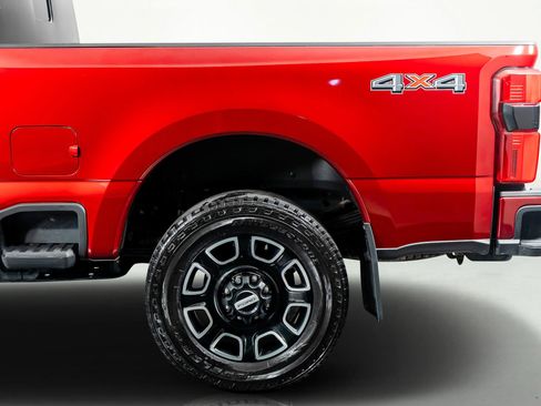 Used 2025 Ford F250 Platinum image 15