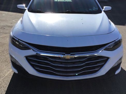 Used 2023 Chevrolet Malibu LT image 2