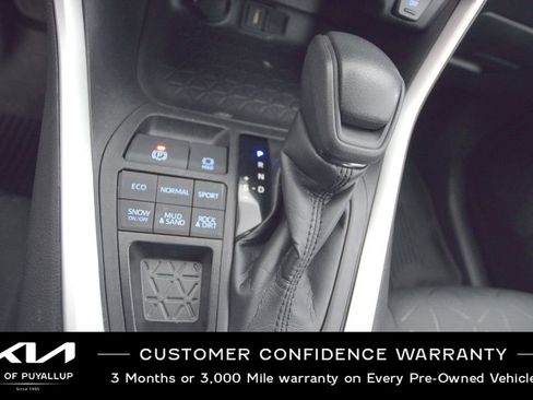 Used 2021 Toyota RAV4 XLE image 24