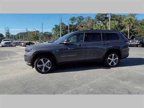 New 2025 Jeep Grand Cherokee L Limited w/ Luxury Tech Group II image 31