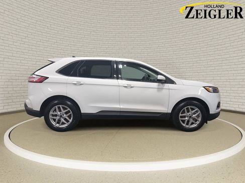 Used 2024 Ford Edge SEL image 4