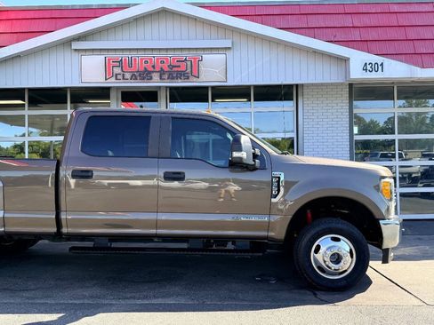 Used 2017 Ford F350 XL w/ STX Appearance Package AWD/4WD image 13