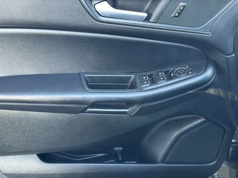 Certified 2022 Ford Edge SE w/ Black Appearance Package AWD/4WD image 18