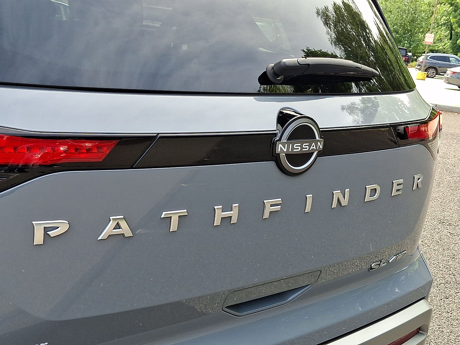 Certified 2024 Nissan Pathfinder SL AWD/4WD image 32