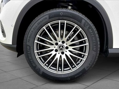 New 2025 Mercedes-Benz GLC 300 image 11