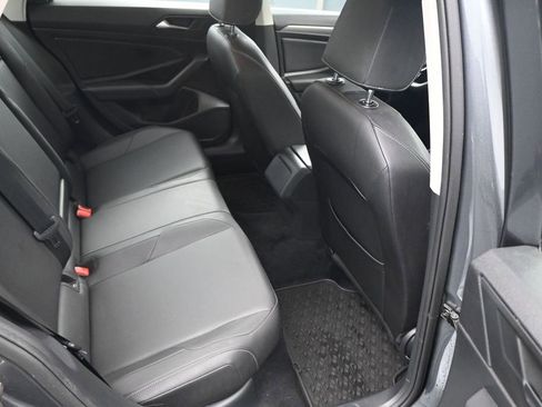 Used 2020 Volkswagen Jetta SE FWD image 9