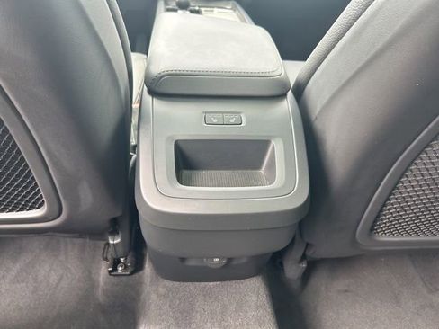 Certified 2025 Volvo XC60 B5 Plus w/ Climate Package AWD/4WD image 17