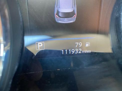 Used 2019 Nissan Rogue SV image 3