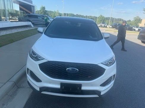 Used 2019 Ford Edge ST w/ Equipment Group 401A AWD/4WD image 3