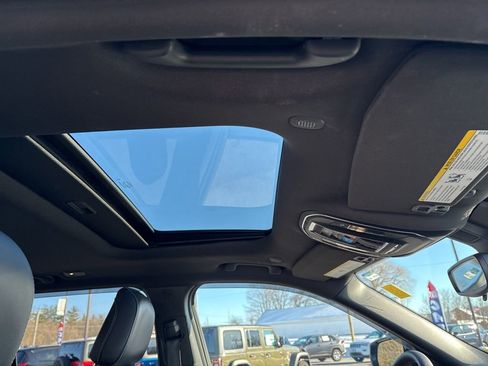 Used 2024 Jeep Grand Cherokee Altitude image 18