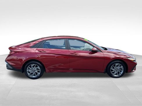 Certified 2024 Hyundai Elantra SEL FWD image 8
