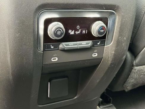 Certified 2022 GMC Yukon XL Denali image 17