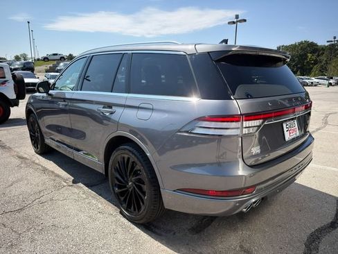 Used 2022 Lincoln Aviator Reserve w/ Equipment Group 201A AWD/4WD image 5