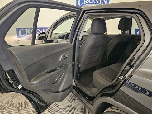Used 2019 Chevrolet Trax LS w/ LPO, Protection Package FWD image 19