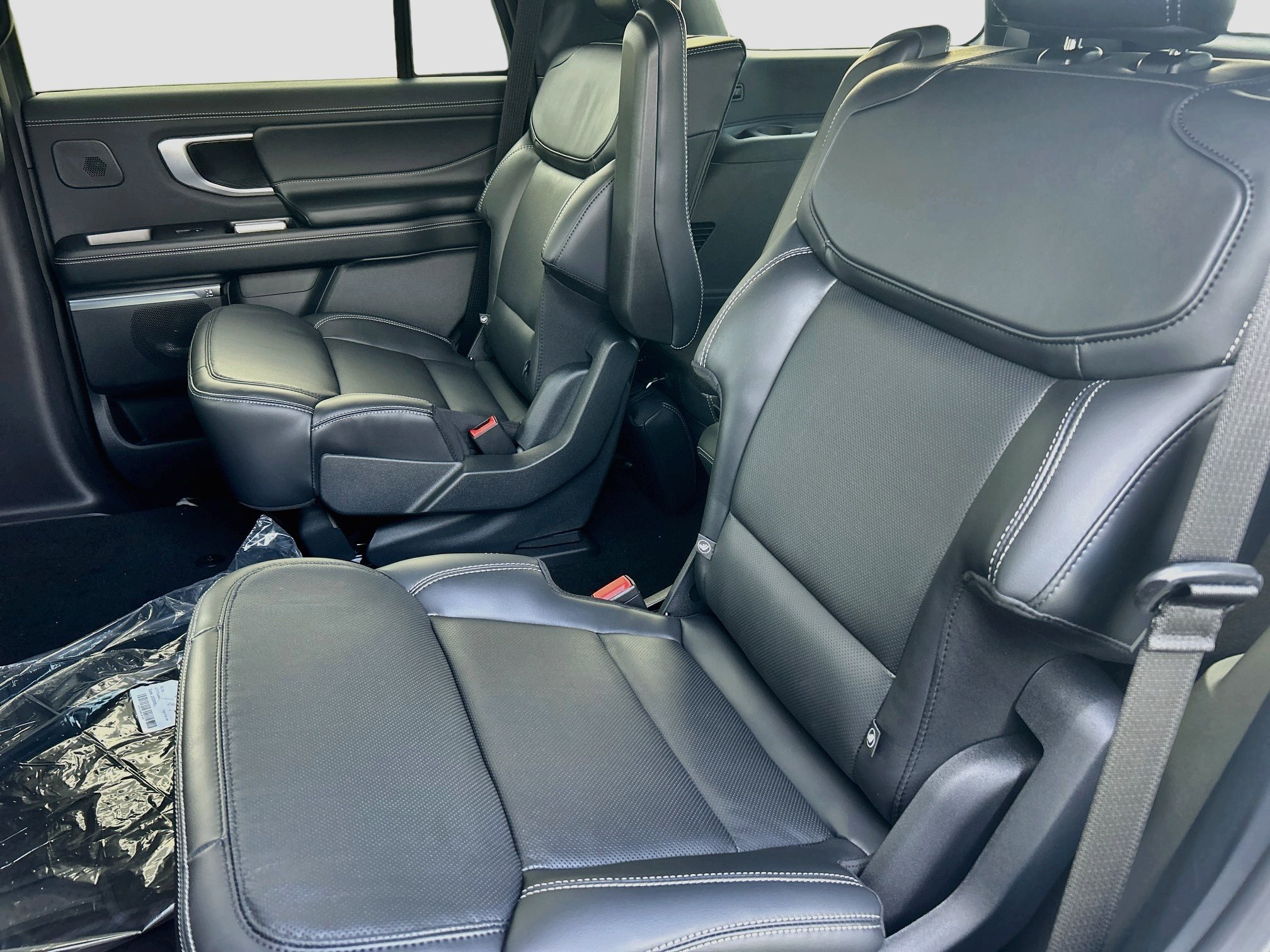 New 2027 Ford Expedition Platinum w/ Stealth Appearance Package RWD image 17