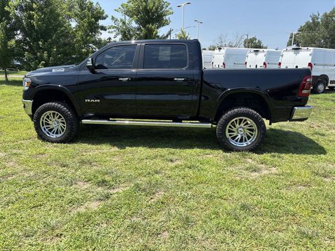 Used 2019 RAM 1500 Laramie AWD/4WD image 8