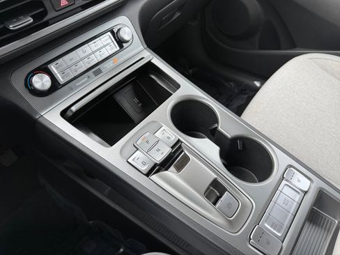 Used 2023 Hyundai Kona SE image 13