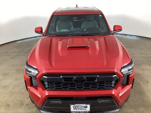 Used 2026 Toyota Tacoma TRD Sport w/ TRD Sport Upgrade Package AWD/4WD image 4