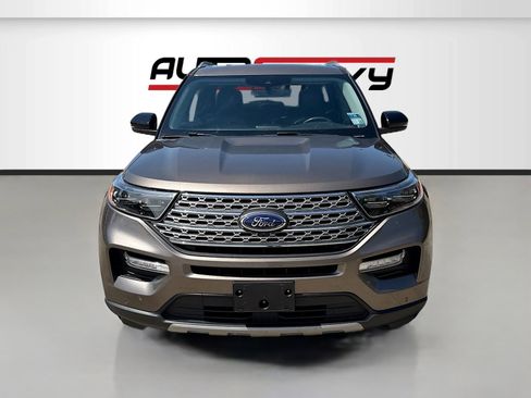 Used 2021 Ford Explorer Limited w/ Equipment Group 301A RWD image 2