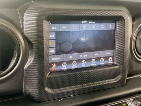 Used 2023 Jeep Wrangler Sport AWD/4WD image 14