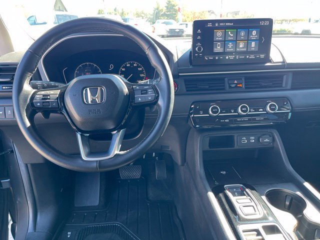 Used 2025 Honda Pilot EX-L image 13