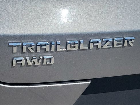 Used 2023 Chevrolet TrailBlazer LT w/ Convenience Package AWD/4WD image 37
