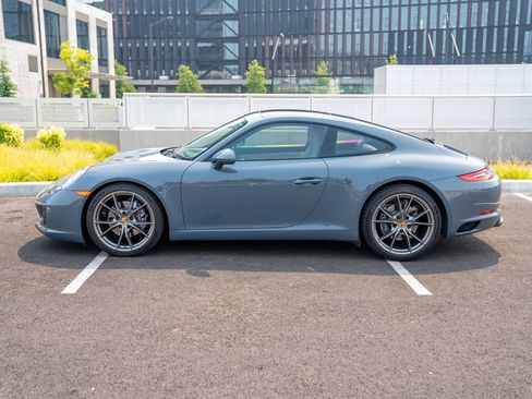 Certified 2017 Porsche 911 Carrera RWD image 2