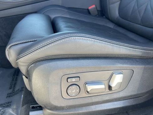 Certified 2025 BMW X5 xDrive50e w/ Premium Package image 21