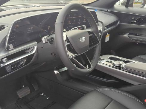 New 2025 Cadillac Lyriq Luxury image 12