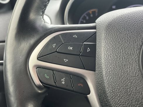 Used 2018 Jeep Grand Cherokee Limited AWD/4WD image 16