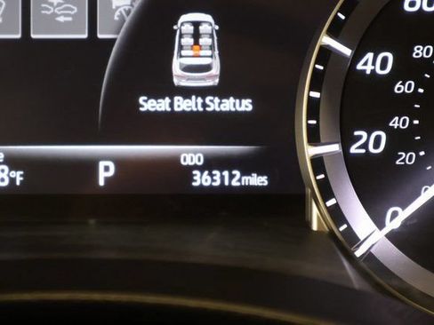 Used 2023 Toyota Highlander XLE AWD/4WD image 18