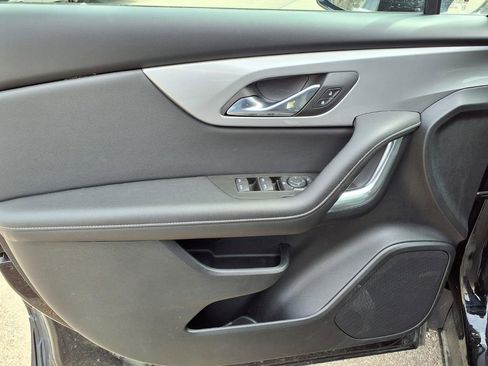 Used 2025 Chevrolet Blazer LT image 19