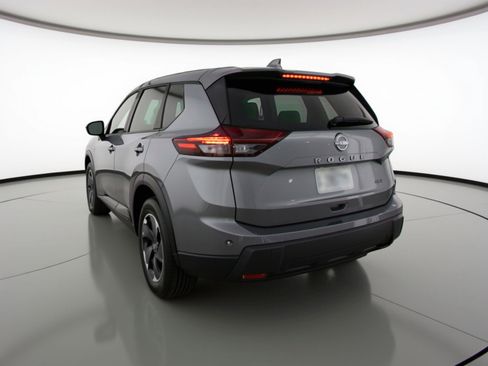 Used 2025 Nissan Rogue SV image 6