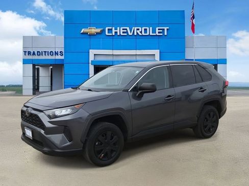 Used 2022 Toyota RAV4 LE FWD image 5
