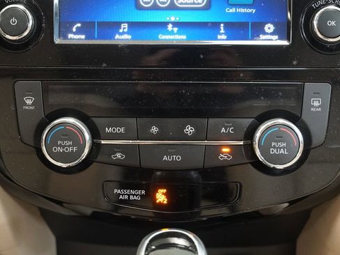 Used 2019 Nissan Rogue SV AWD/4WD image 21