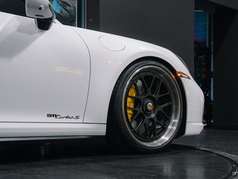Used 2022 Porsche 911 Turbo S AWD/4WD image 5