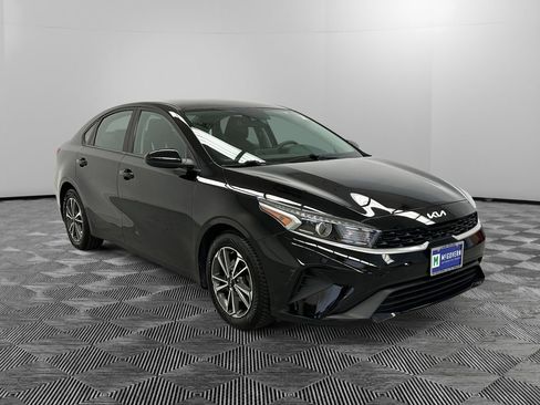 Used 2022 Kia Forte LXS FWD image 7