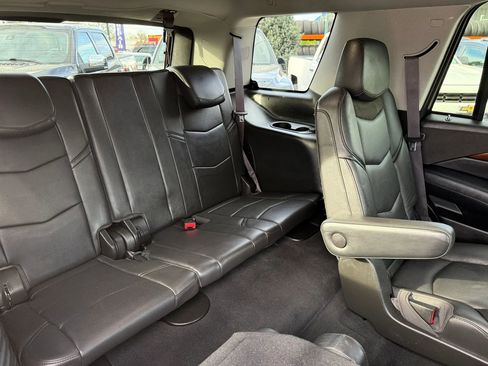Used 2017 Cadillac Escalade Premium Luxury image 21