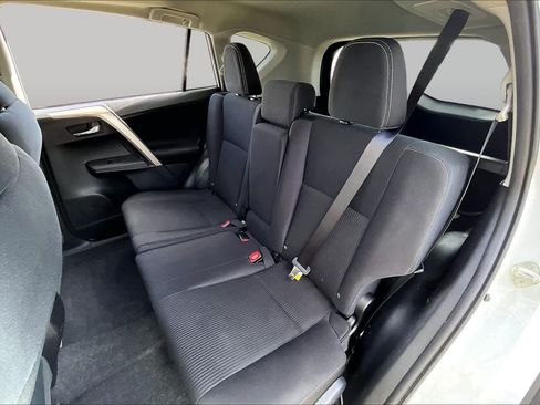 Used 2015 Toyota RAV4 XLE FWD image 19