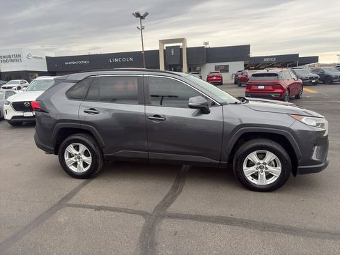 Used 2021 Toyota RAV4 XLE w/ XLE Grade Weather Package image 8