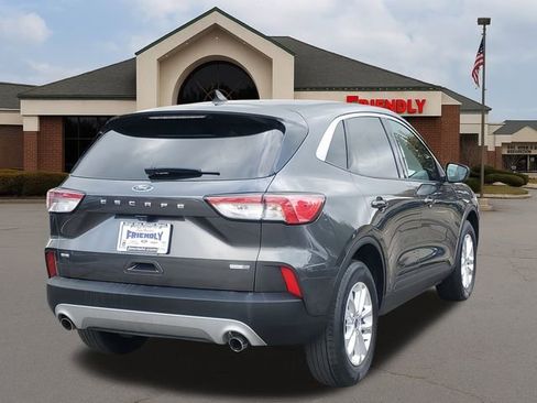 Used 2020 Ford Escape SE image 4