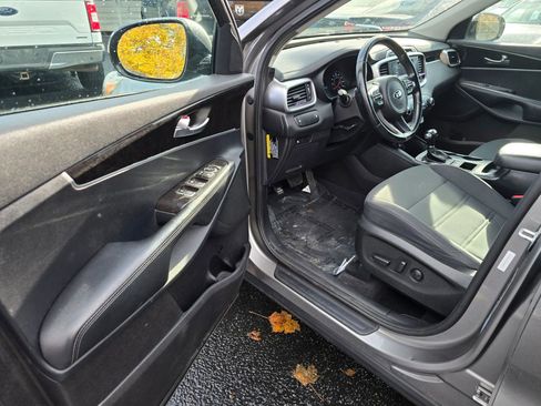 Used 2016 Kia Sorento LX w/ LX Convenience Package image 19