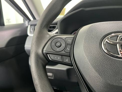 Used 2024 Toyota RAV4 XLE AWD/4WD image 7