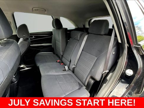 Used 2019 Kia Sorento FWD image 26