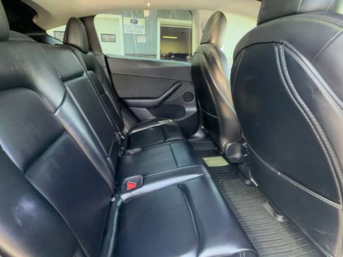 Used 2022 Tesla Model Y Performance AWD/4WD image 17