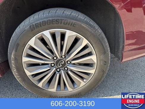 Used 2025 INFINITI QX80 Sensory image 9