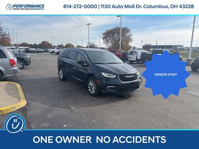 Used 2024 Chrysler Pacifica Touring-L